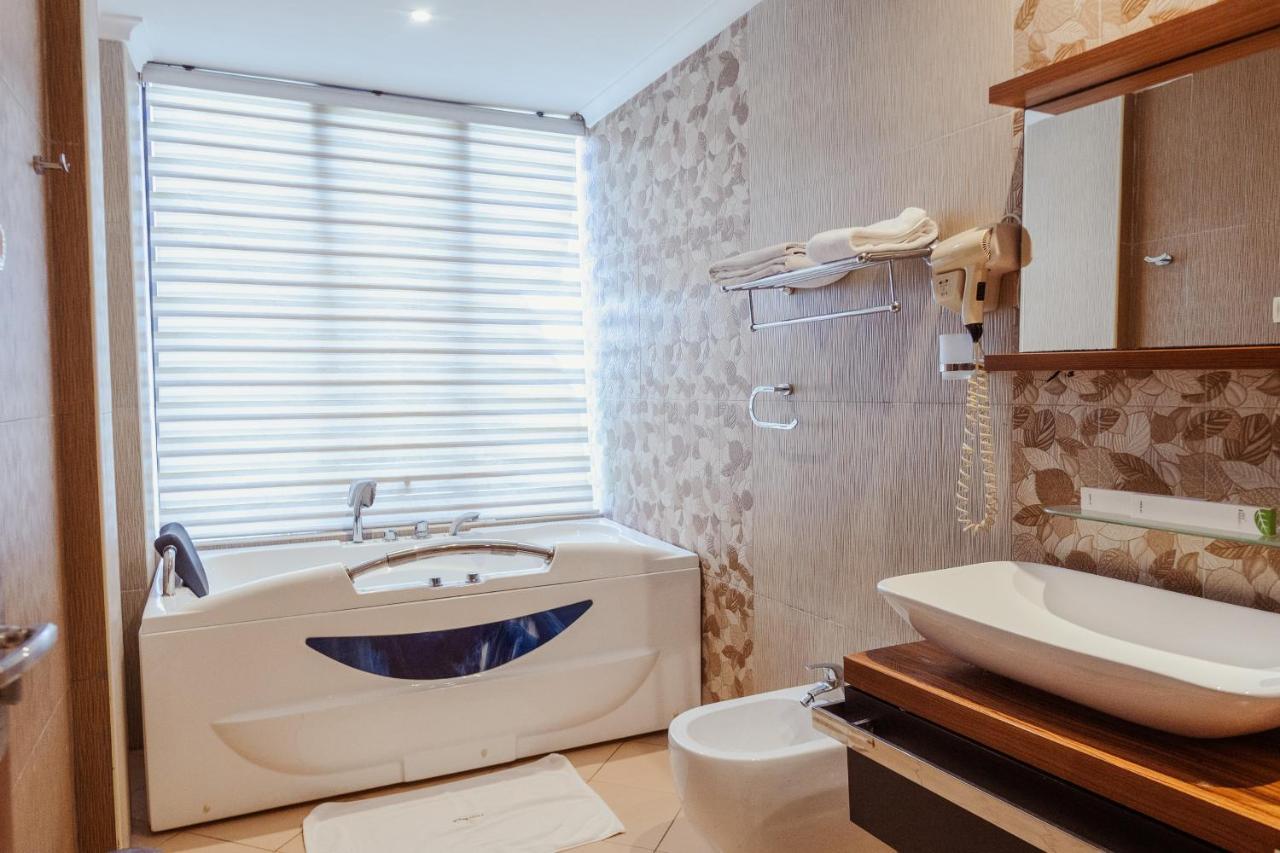 Tanga Beach Resort & Spa 외부 사진